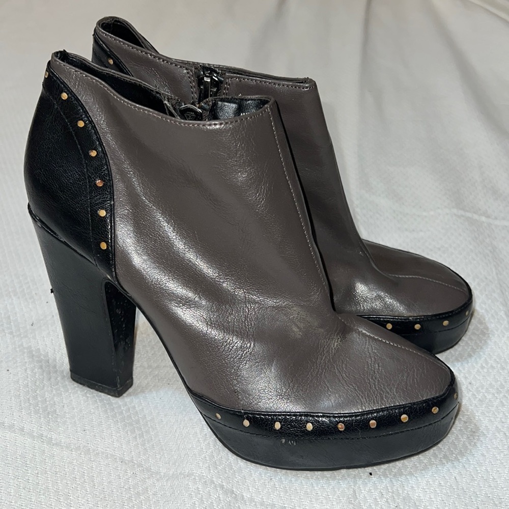 Lela Rose by Payless Grey Black Heeled Boots 6